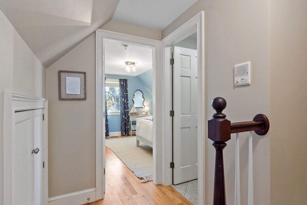 17 Lunt St