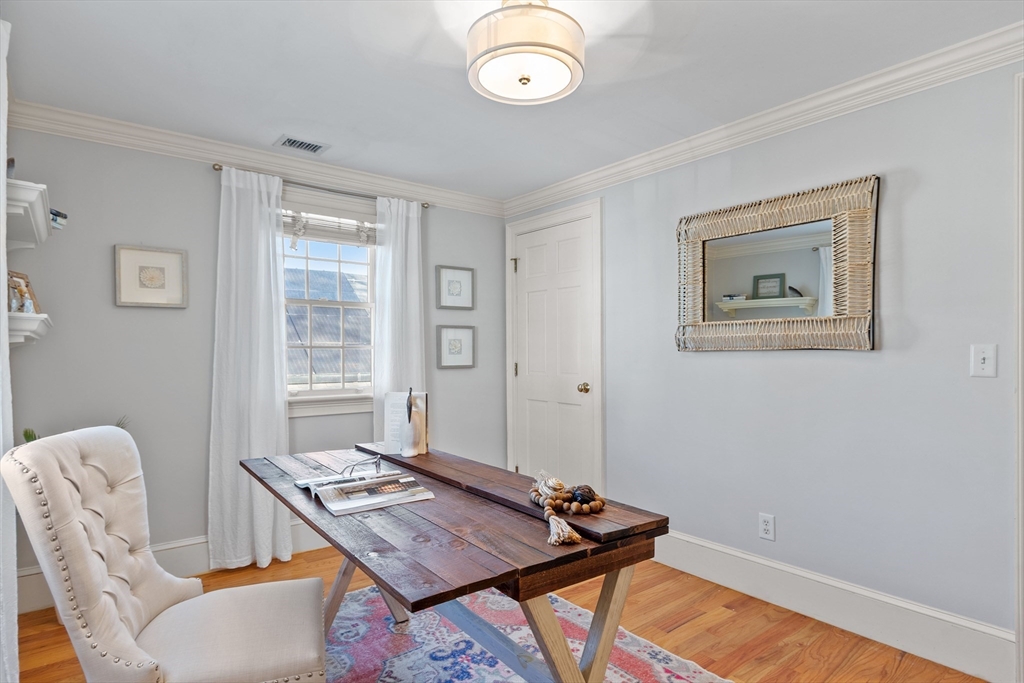 17 Lunt St