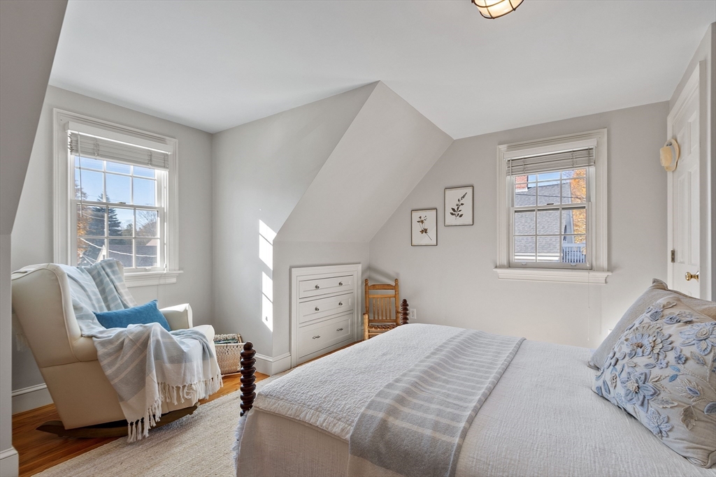 17 Lunt St