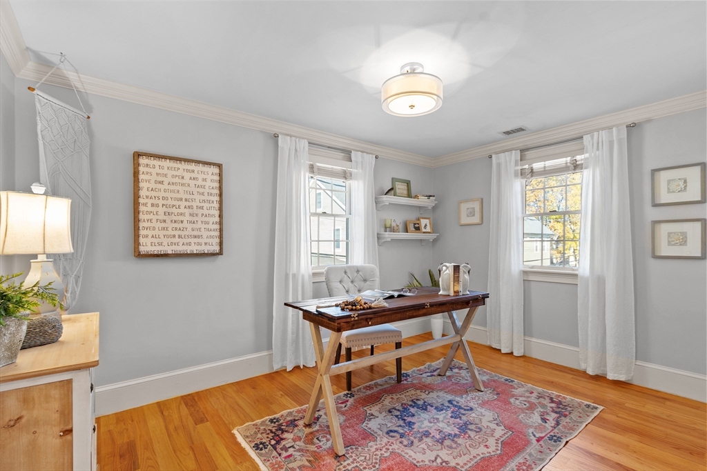 17 Lunt St