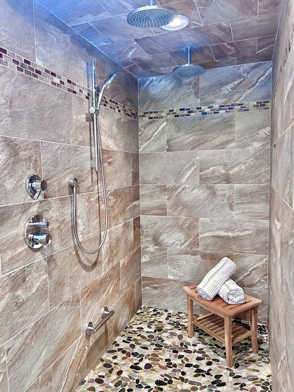 11 Whitewood Cir