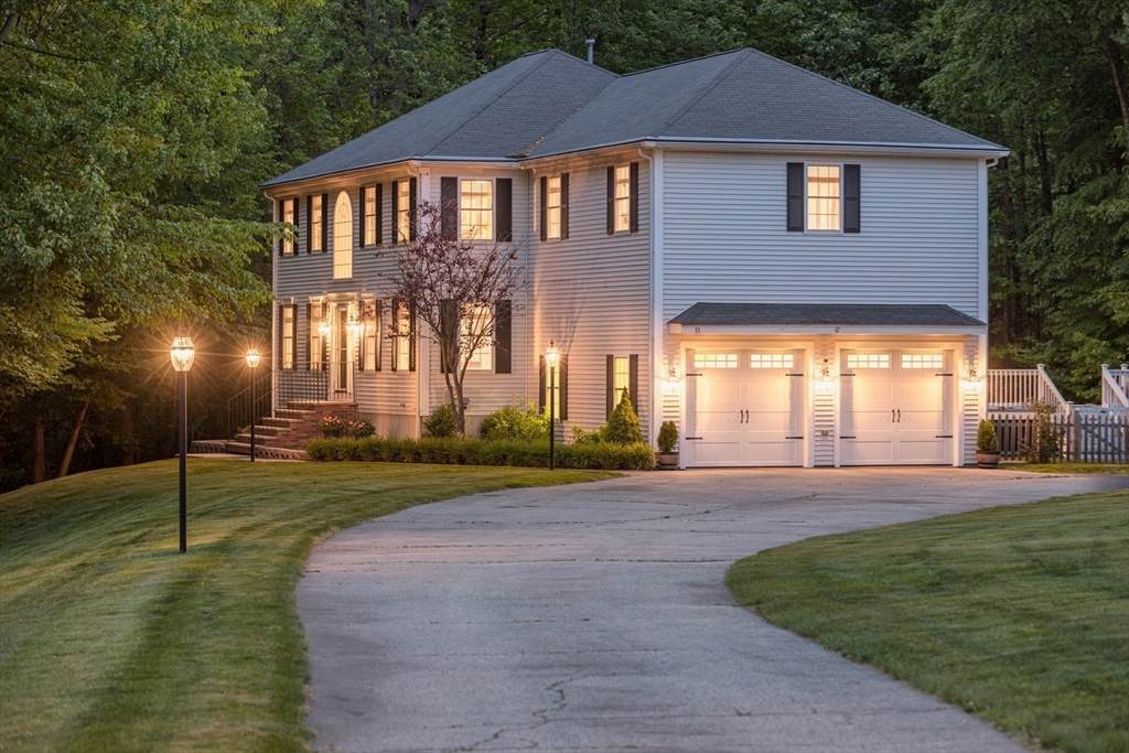 11 Whitewood Cir