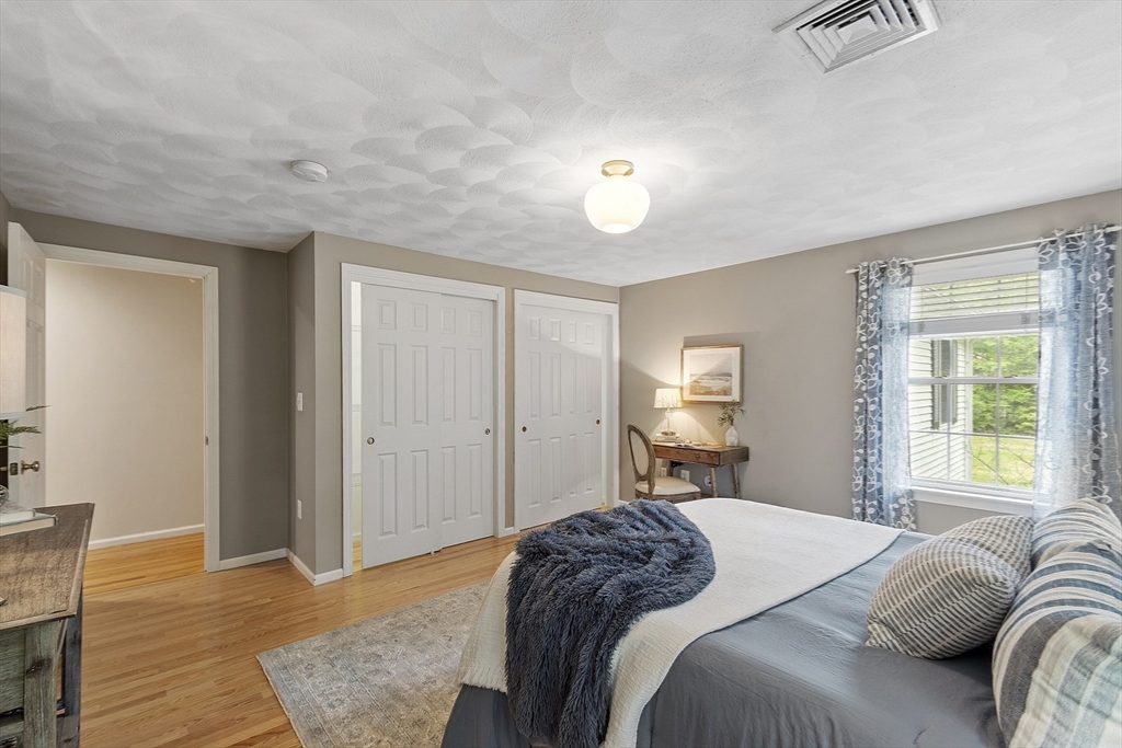 11 Whitewood Cir