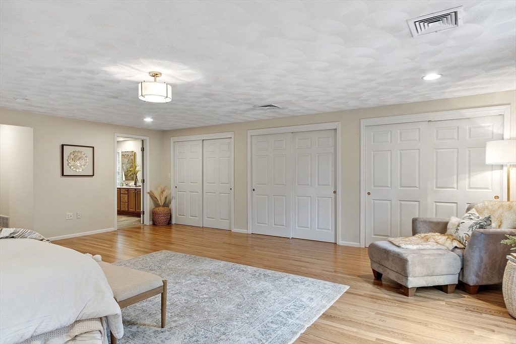 11 Whitewood Cir