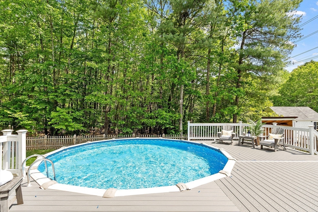 11 Whitewood Cir