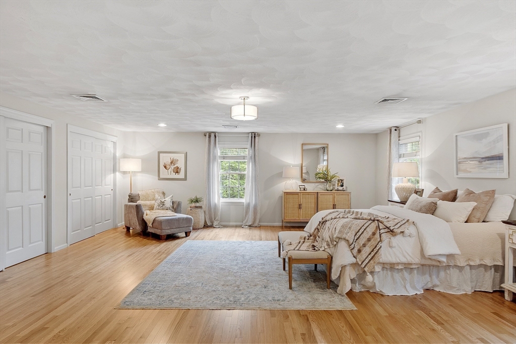 11 Whitewood Cir