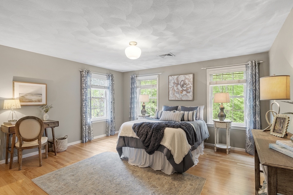 11 Whitewood Cir