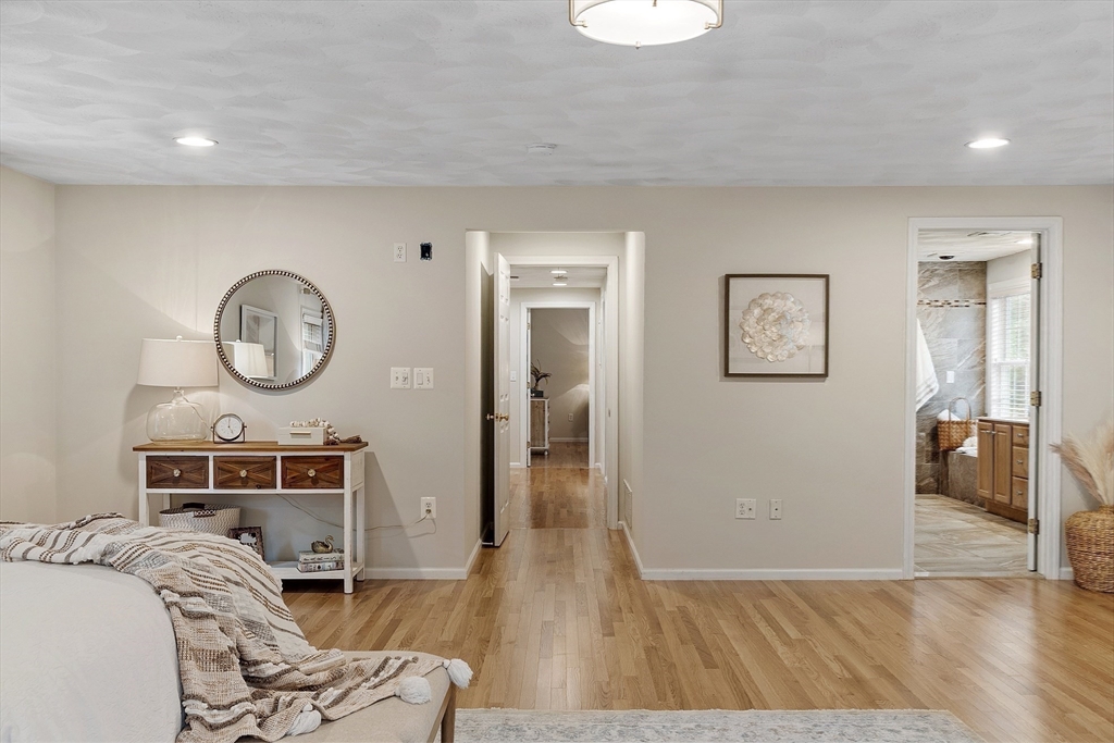 11 Whitewood Cir