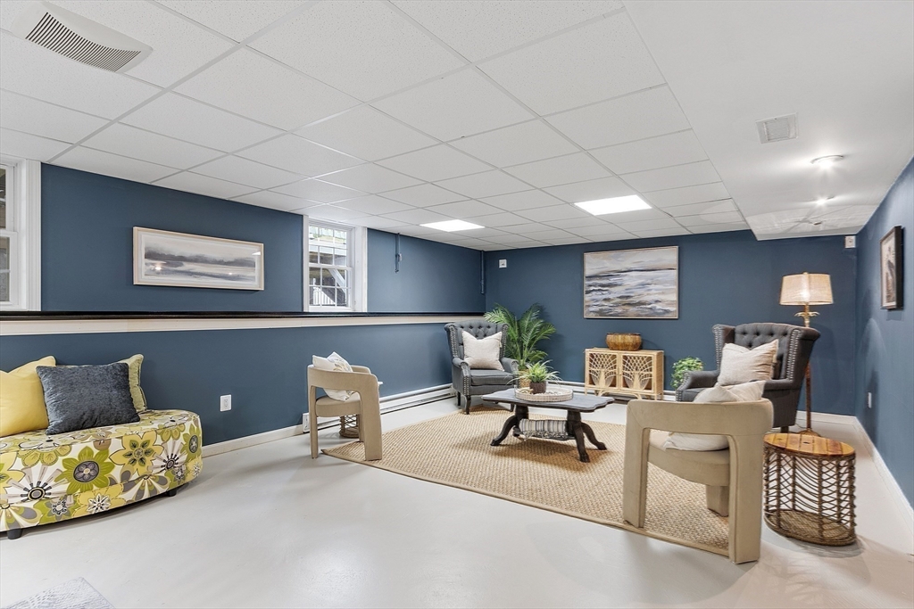 11 Whitewood Cir