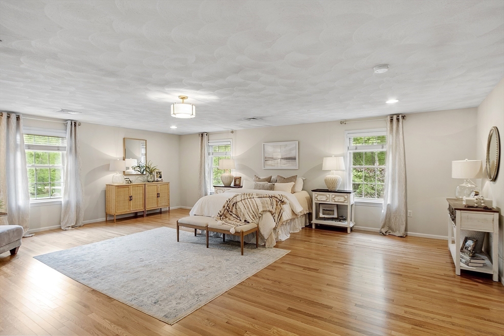 11 Whitewood Cir