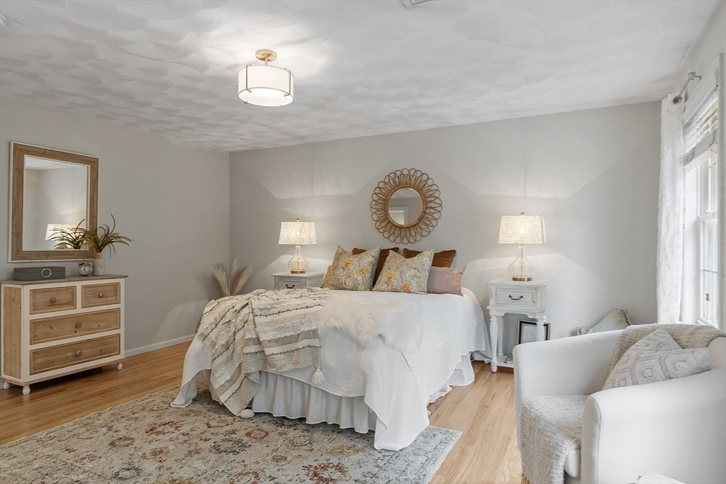 11 Whitewood Cir