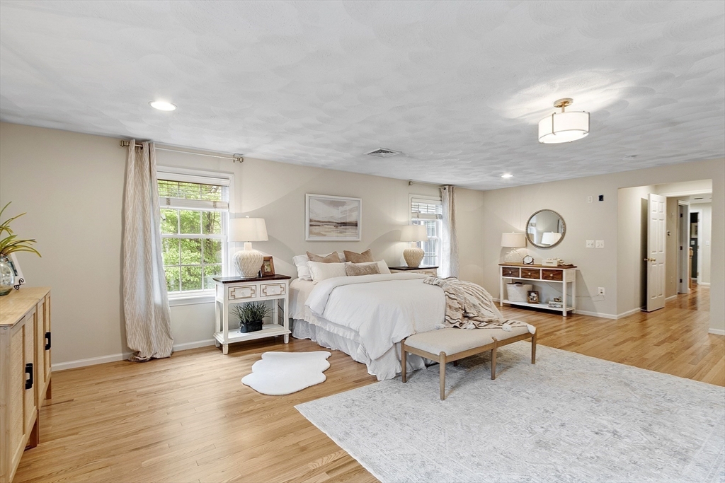 11 Whitewood Cir