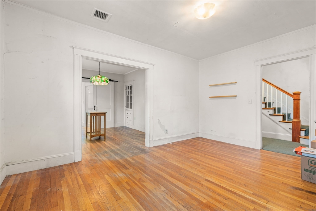 4 Beacon St