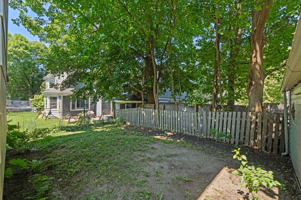 4 Beacon St