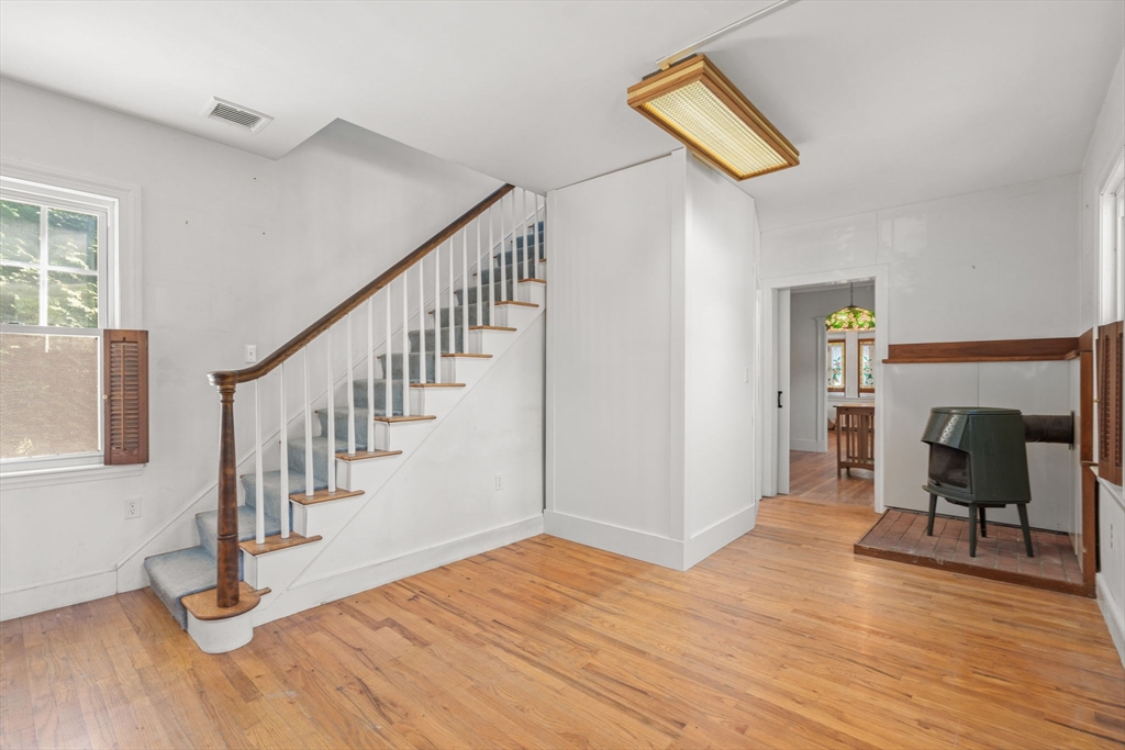 4 Beacon St