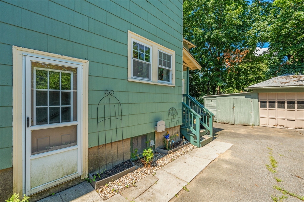 4 Beacon St