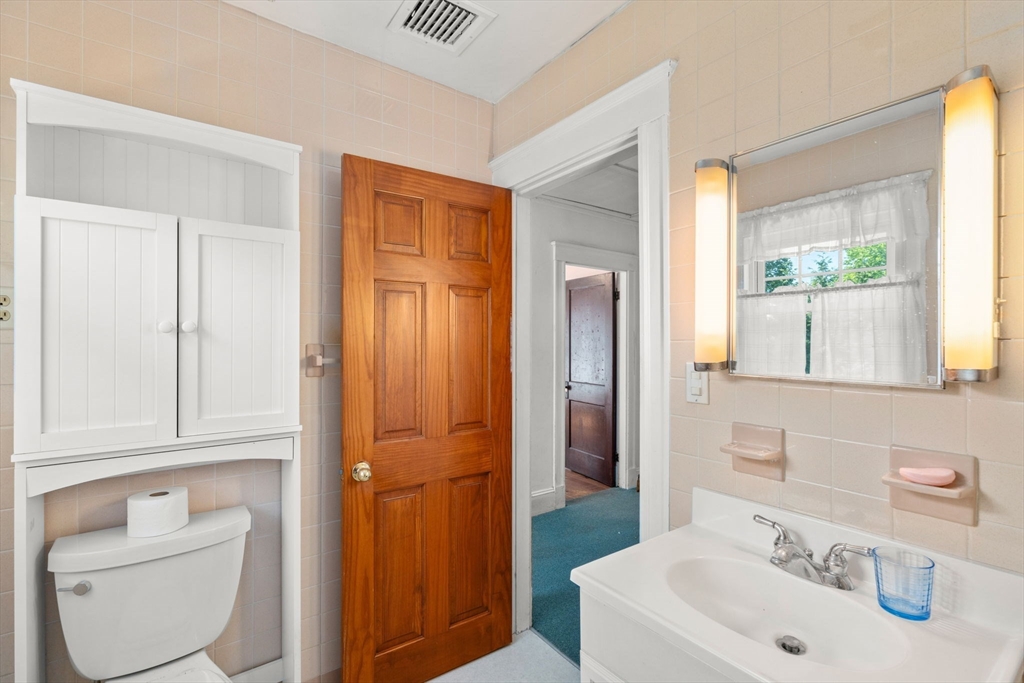 4 Beacon St