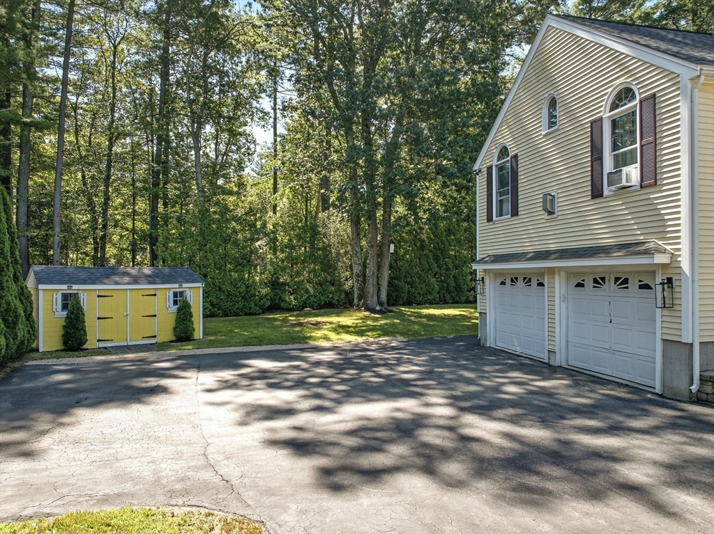 7 Palis Dr
