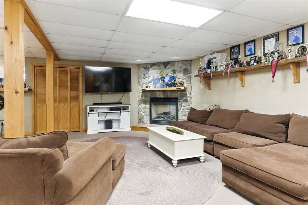 7 Palis Dr