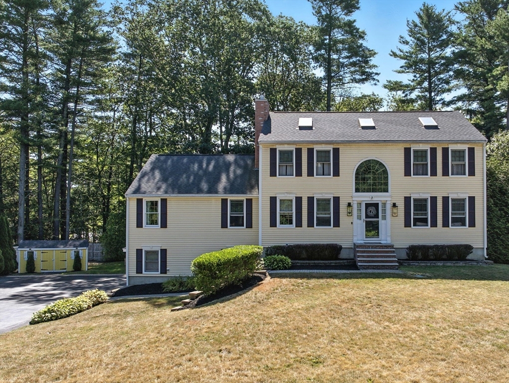 7 Palis Dr