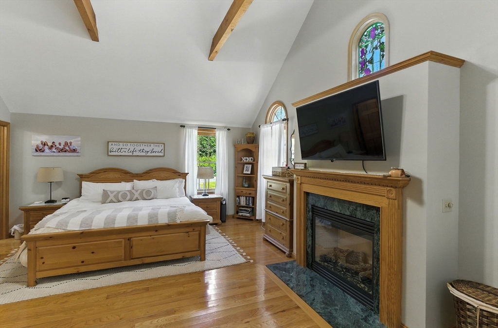 7 Palis Dr