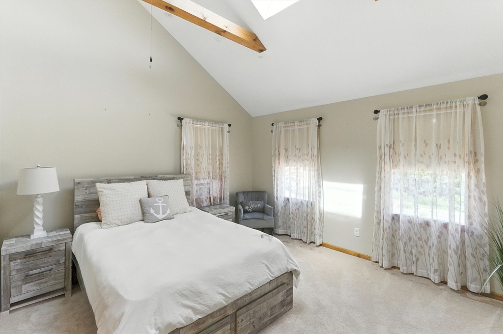 7 Palis Dr