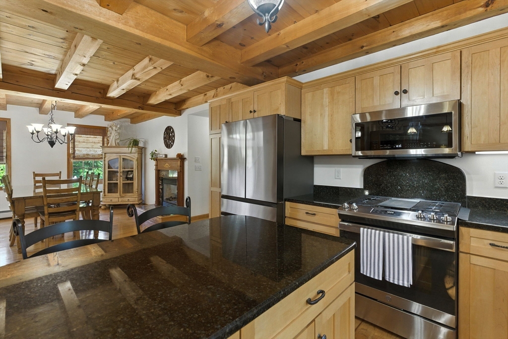7 Palis Dr