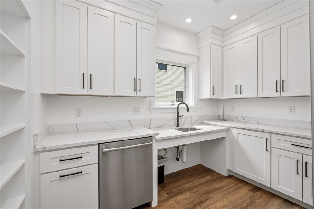 5 Granville Lane # 5