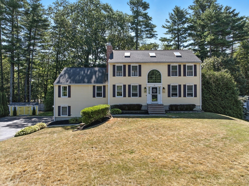 7 Palis Dr