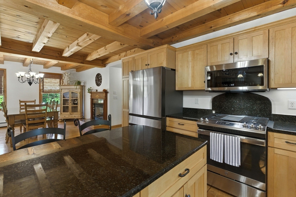 7 Palis Dr