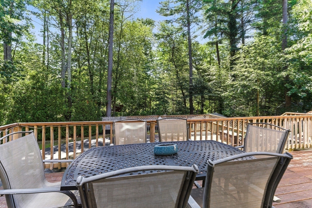 7 Palis Dr