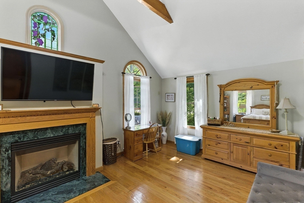 7 Palis Dr