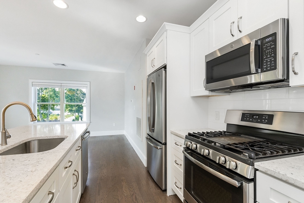 445 Essex Street # 304