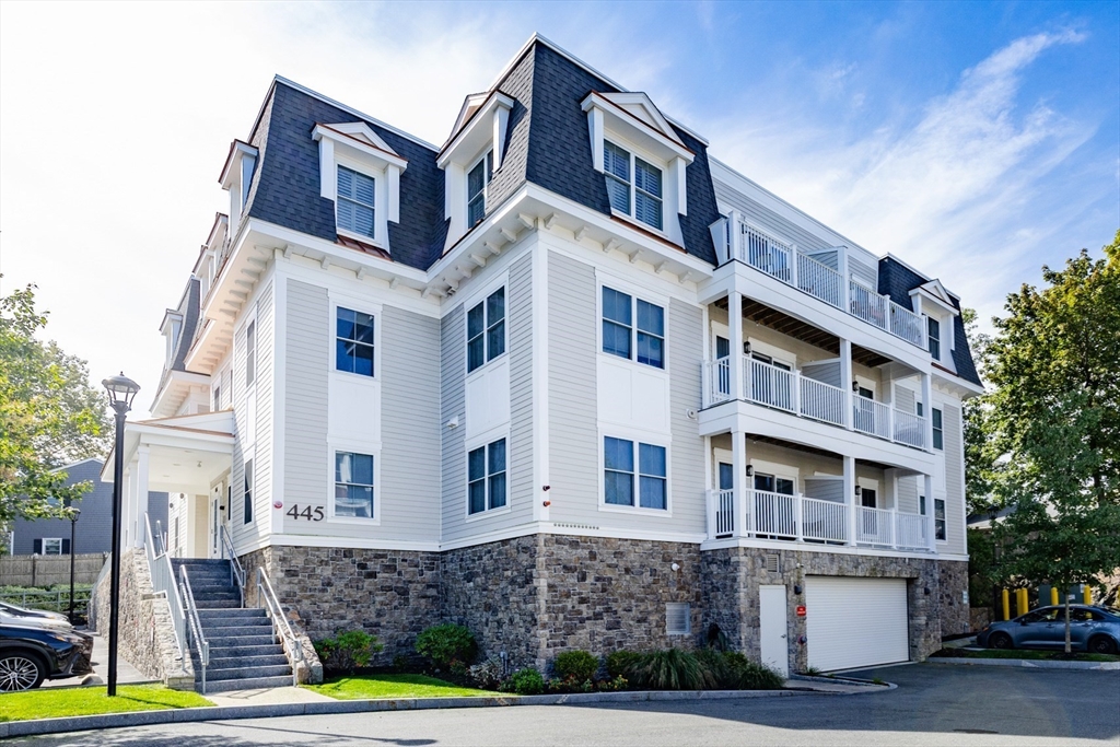 445 Essex Street # 304