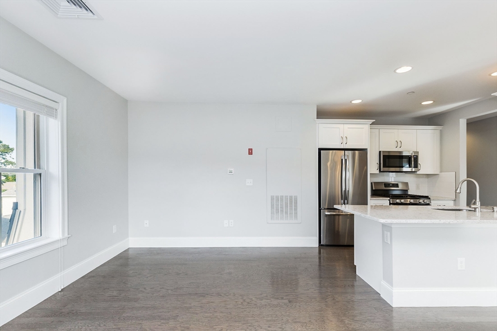 445 Essex Street # 304