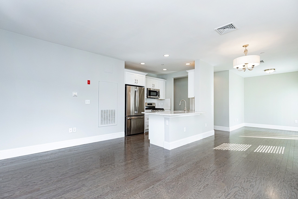 445 Essex Street # 304