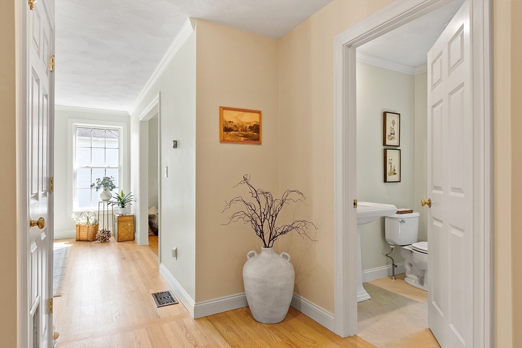 10 Olde Taverne Ln