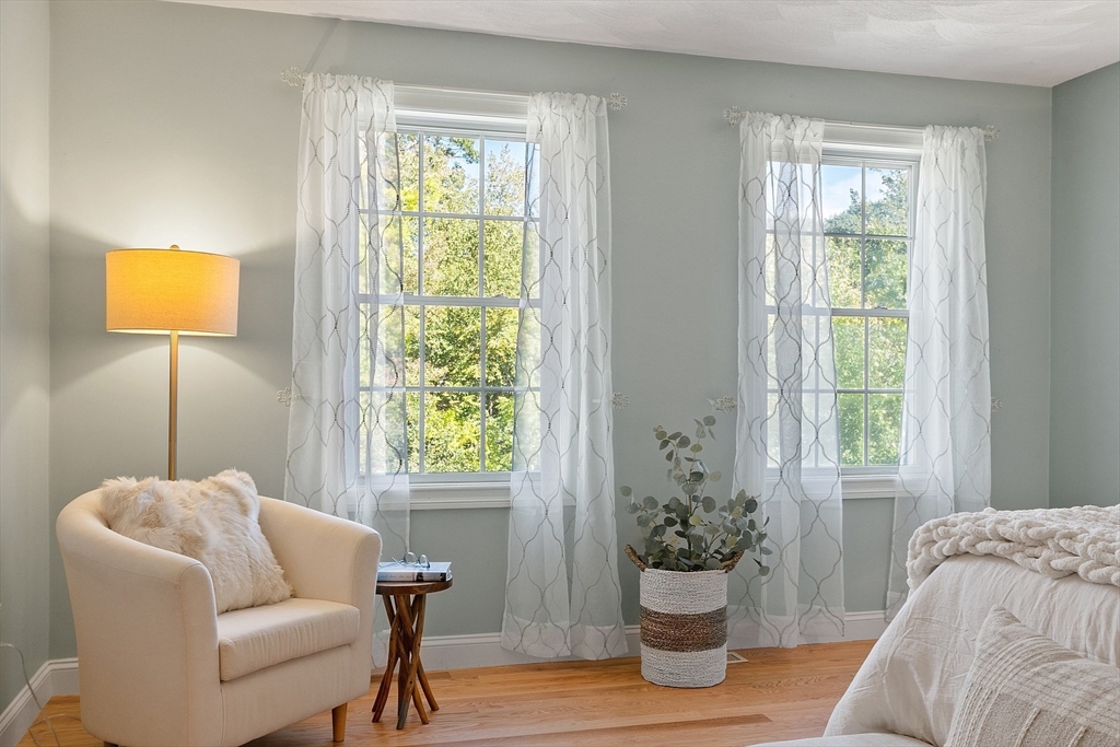 10 Olde Taverne Ln