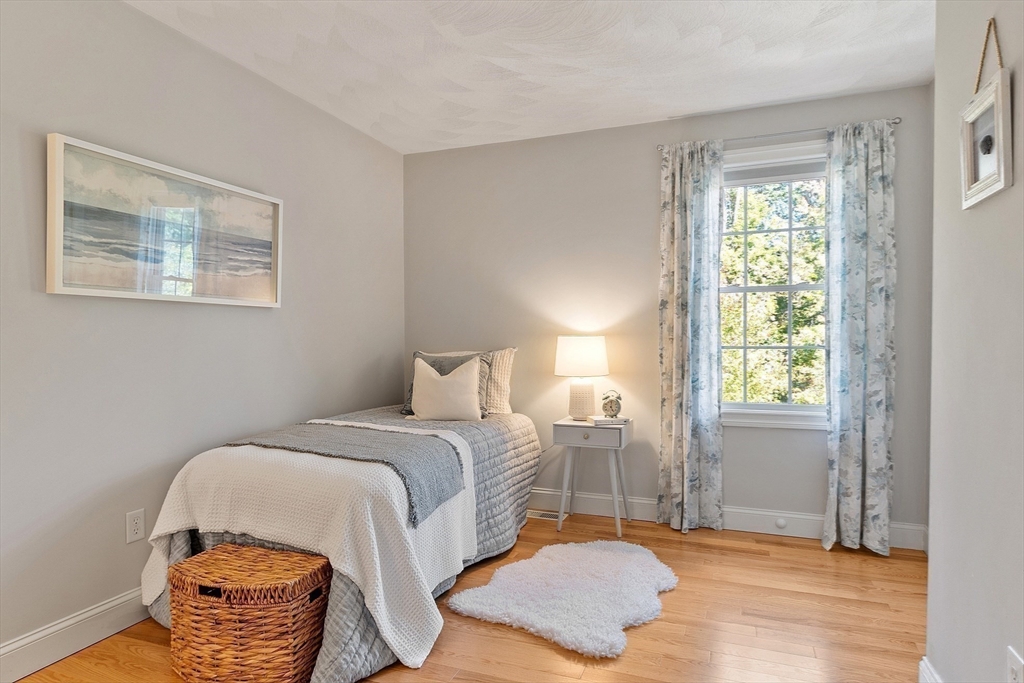 10 Olde Taverne Ln