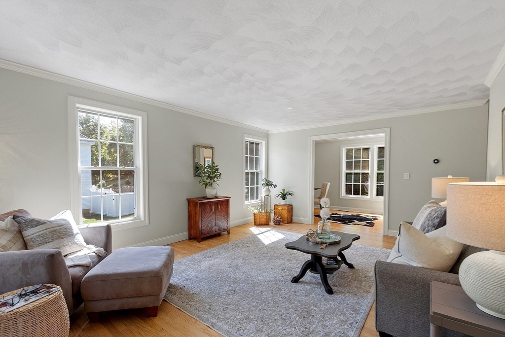 10 Olde Taverne Ln