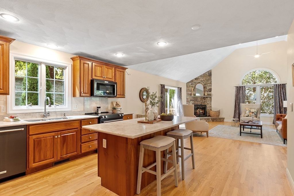 10 Olde Taverne Ln