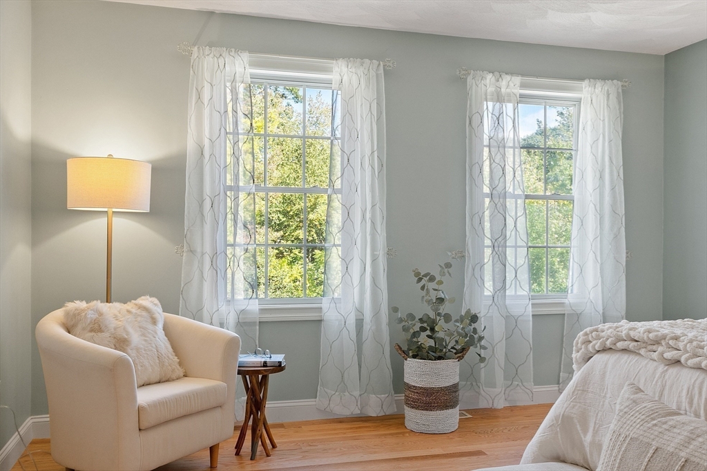 10 Olde Taverne Ln