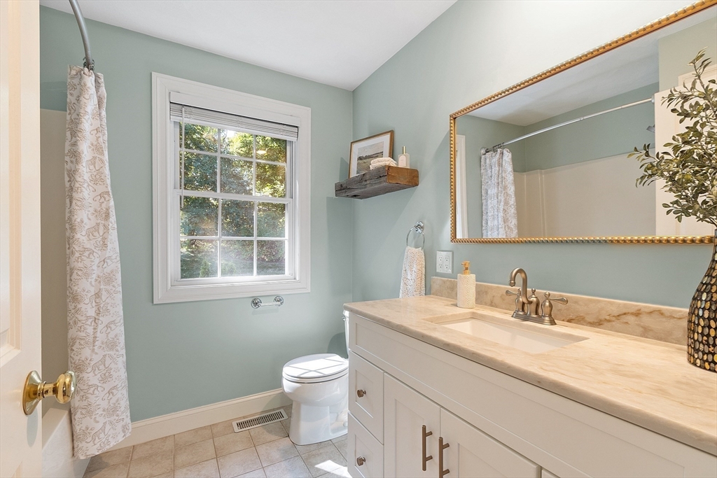 10 Olde Taverne Ln