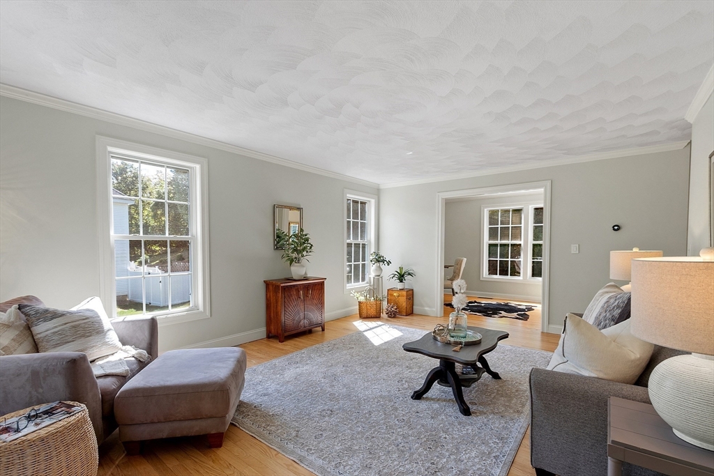 10 Olde Taverne Ln