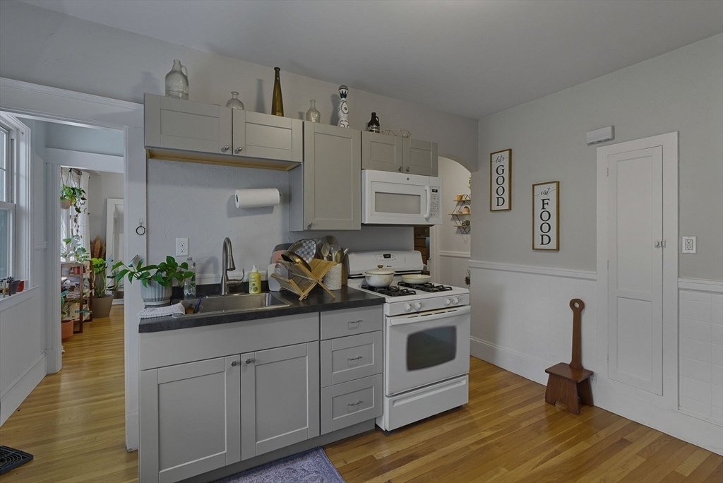 81-83 Marshland St