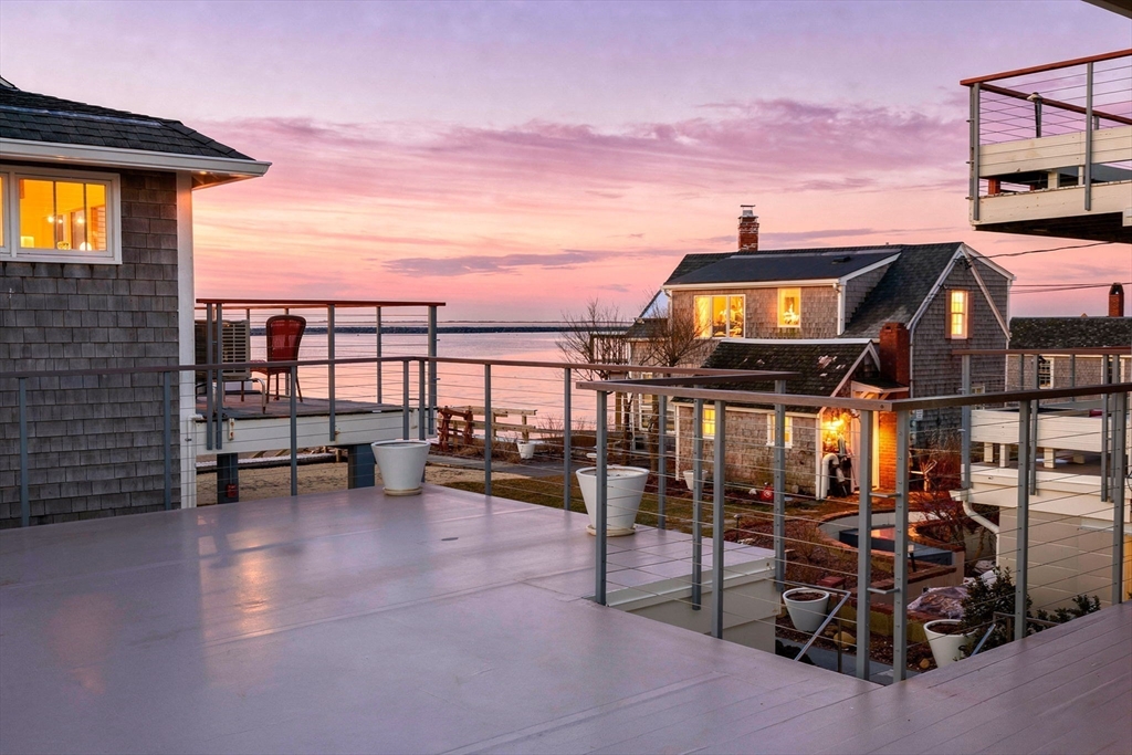 495 Commercial St # 11