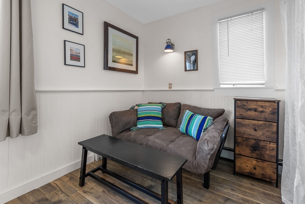 495 Commercial St # 11