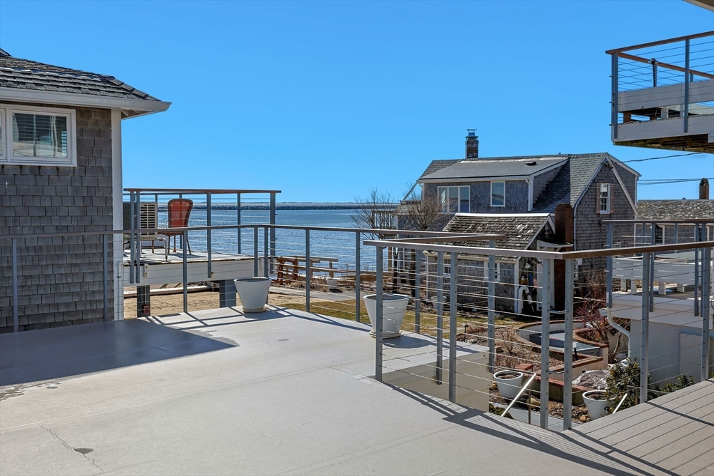 495 Commercial St # 11