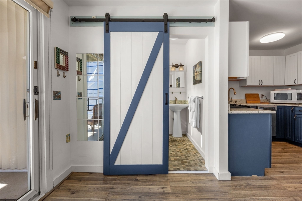 495 Commercial St # 11