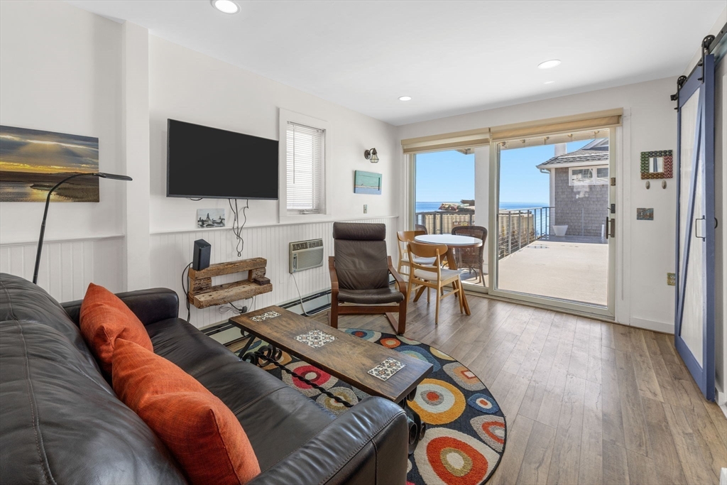 495 Commercial St # 11